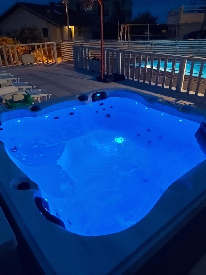 La Bodega Apartments トロギール エクステリア 写真