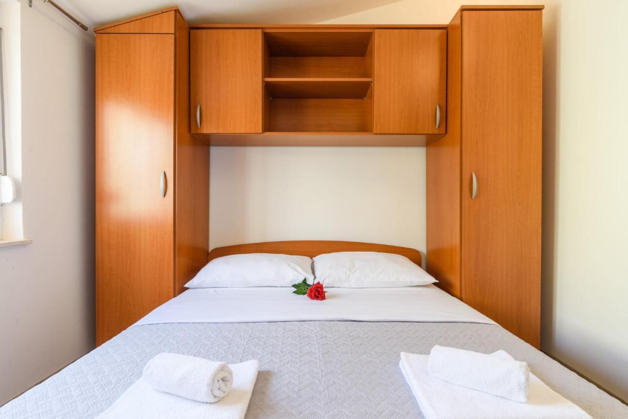 La Bodega Apartments トロギール エクステリア 写真